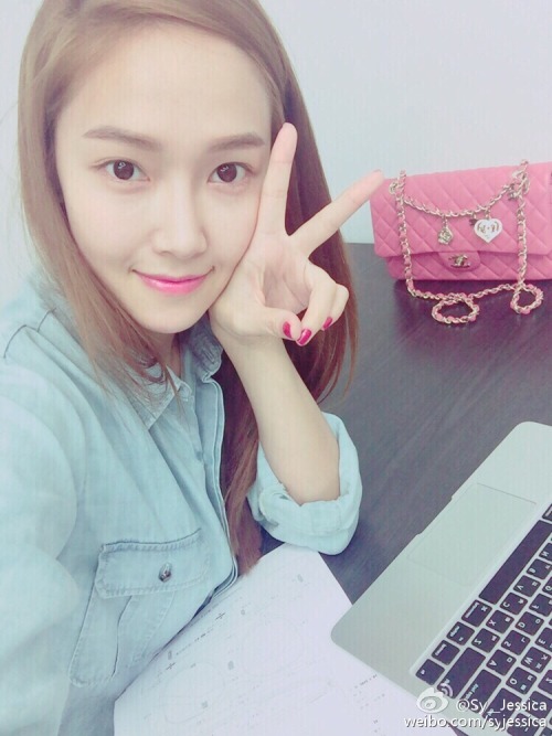 Sy__Jessica : Wu an! ☀ Today I’m working on a fun project in our new office in Seoul! Exciting