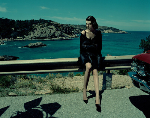 covercampaigneditorial:  German Beauty Antonia Wesseloh az olasz Marie Claire októberi számában Képek: Jacques Olivar Styling: Elisabetta Massari http://www.youtube.com/watch?v=-0m1PYn3qBg