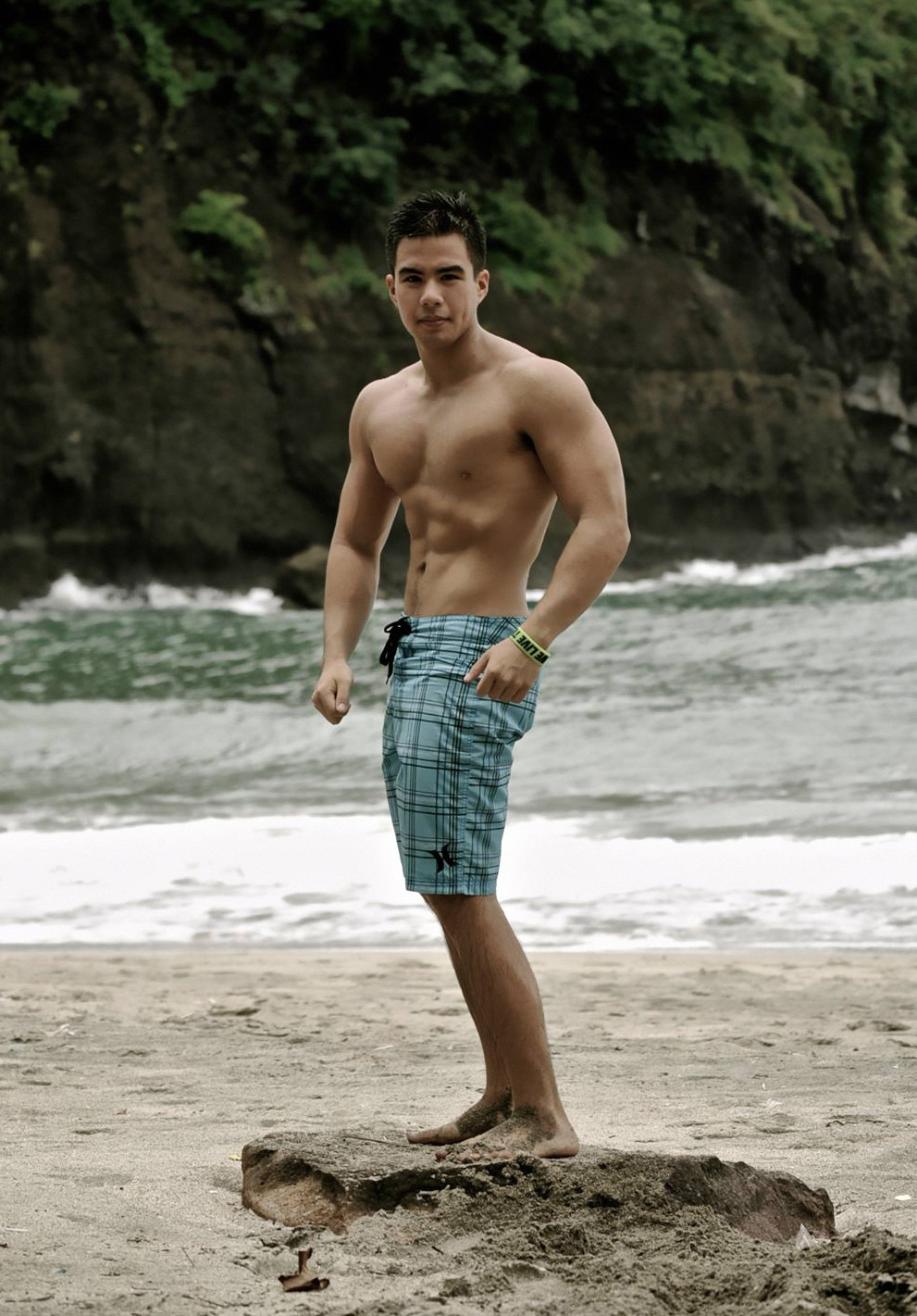 asianmalemuscle:  hotfilipinoboys:  Patrick Bonnin Lim   #asian #male #muscle #gay 