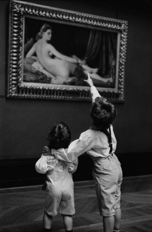 last-picture-show: Alécio de Andrade, The Louvre an it’s Visitors, 1980s