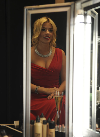 hollywforever:Holly Willoughby