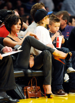 kaliforniarepublik:  diamte:  Mom goals  Me at my child’s sporting event 