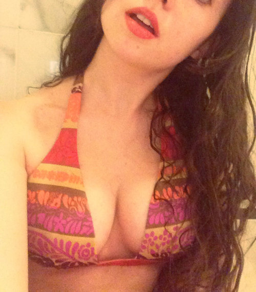 bratbum:  well, i have clearly made it to the beach…