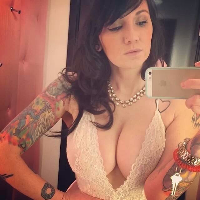 suicidegirls:  pimpfdm:  SuicideGirl pin up Phecda  www.suicidegirls.com/girls/phecda