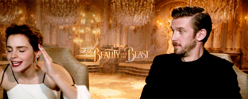 grahamewill:Dan Stevens watching Emma Watson fangirl