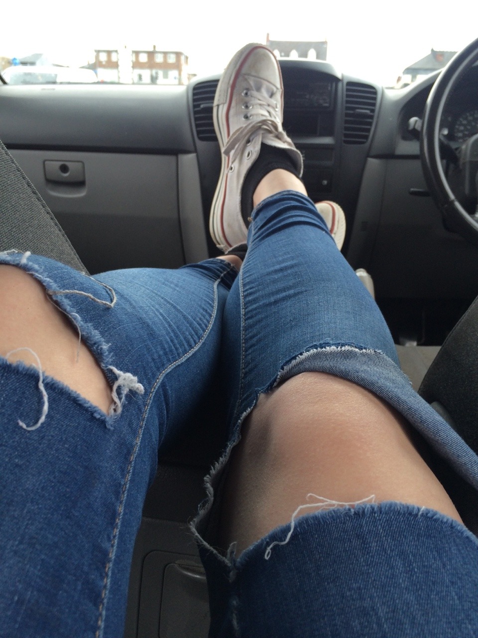 radical-illusion:  I hate waiting for my parents in the car fml