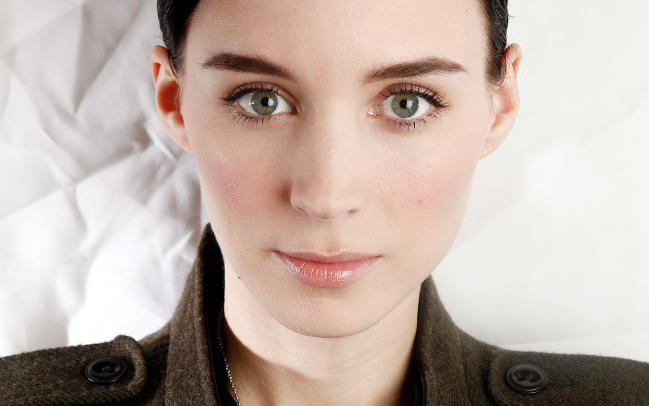 theprettynerdie:  TAYLOR'S ENDLESS LIST OF WOMEN: Rooney Mara  