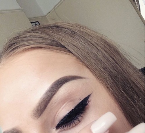 blvckcrystal:  need more glam blogs to follow? directory here