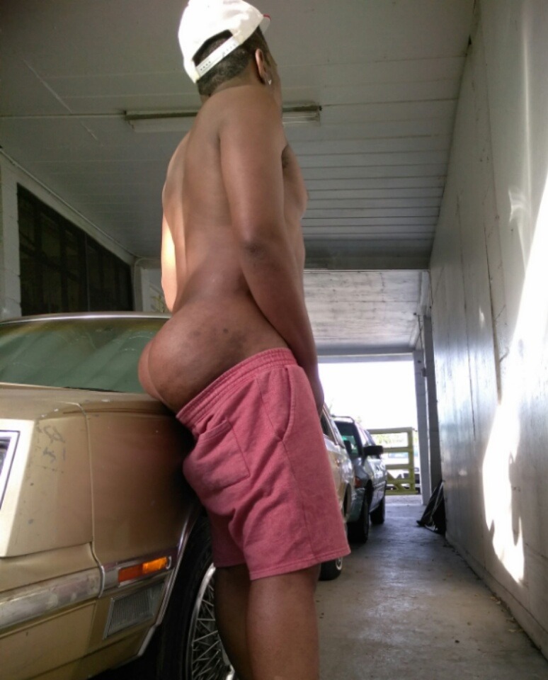 biglegsbigass:  DAMN