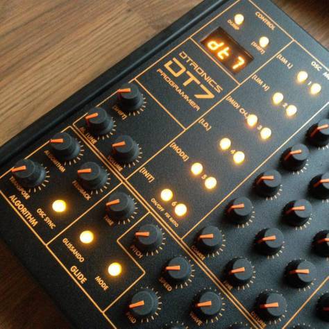 si7:  (via FM Sounds: DTronics DT7 vs DX7 Programmer by Jellinghaus &amp; PG200