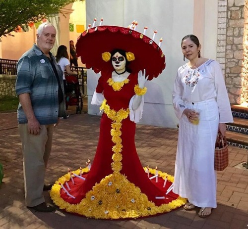 whoopsimadeamess:The dia de los muertos festival turned out to be amazing!!! So many people took my 