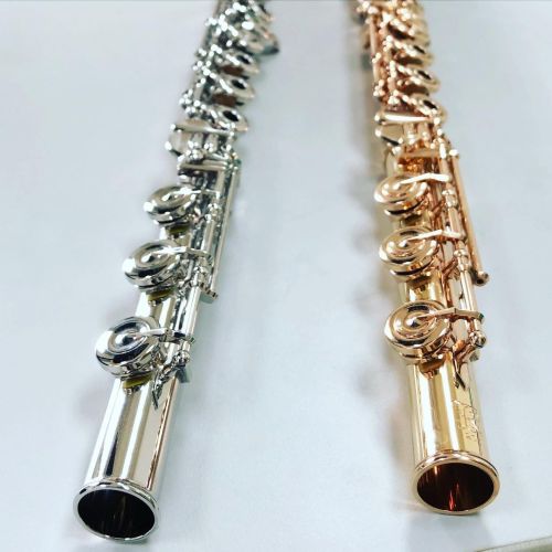Which one do you prefer? #Gold or #platinum? #YorkLu #長笛 #flute #플루트 #长笛 #フルート #fløyte #fluit #flöt