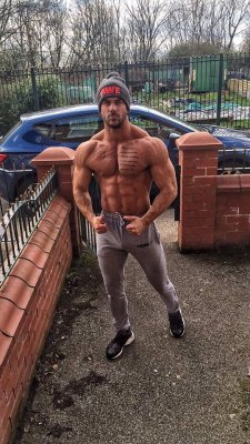 fagwhore4chavs-fitlads:  SFL298a