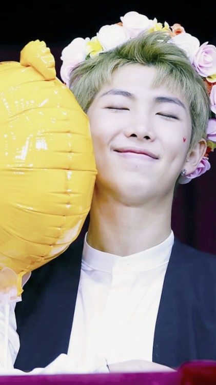amylwonderland:Namjoon lockscreen•Like/Reblog if saved•Do not repost
