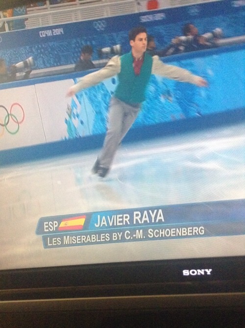 barricadefairytales: panfailed: DID ANYONE ELSE SEE THIS YOUNG MAN SKATE?! BECAUSE HE SKATED TO ONE 