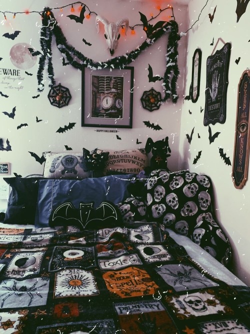 How Would You Decorate Your Room For Halloween?
