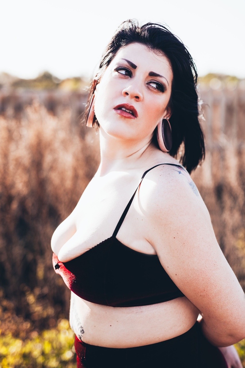 xeaglesbecomevulturesx:  Some photos that make me feel like my flaws are ok.  Wow!