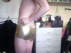 BOOTY BOOTY GOLD BOOTY SHORTS… BOOTY. ouo’ 
