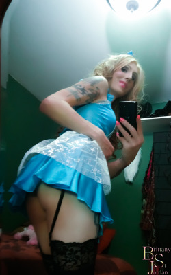brittanystjordan:  Princess Brittany’s Blue Birthday Dress 03 - My blue princess dress that I was a gift for my birthday. Big cuddly and fuzzy thank you to Alex for sending one of the pretty dresses I had listed on my wishlist. 