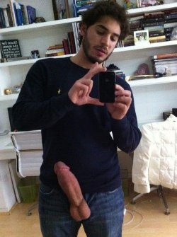 dasda1:  hungpapi:  MONSTER COCK🍆😋  http://dasda1.tumblr.com