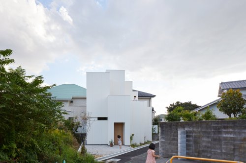 House in South Minoh by Fujiwaramuro Architects https://thisispaper.com/mag/house-in-south-minoh-fuj