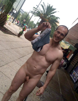 alanh-me:33k+ follow all things gay, naturist and “eye catching” 