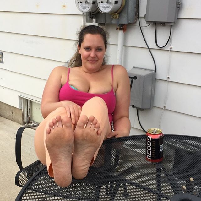 Female Dirty Feet & Soles