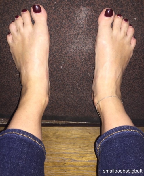 smallboobsbigbutt: My feet And sexy feet they are!The anklet tells a tale! To those in the know an a