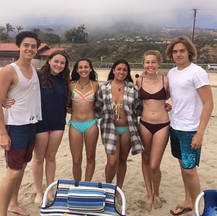 ClassyMike on Tumblr: Dylan and Cole Sprouse at the beach with fans.