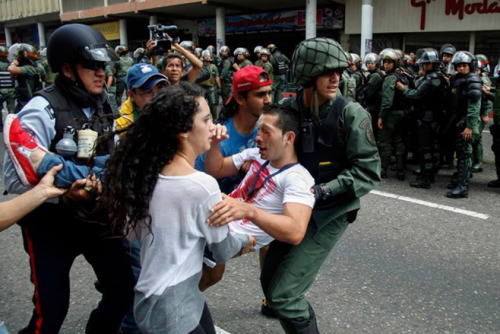 humanrightswatch: Venezuela: Deploying the military to control political protests is a very bad idea