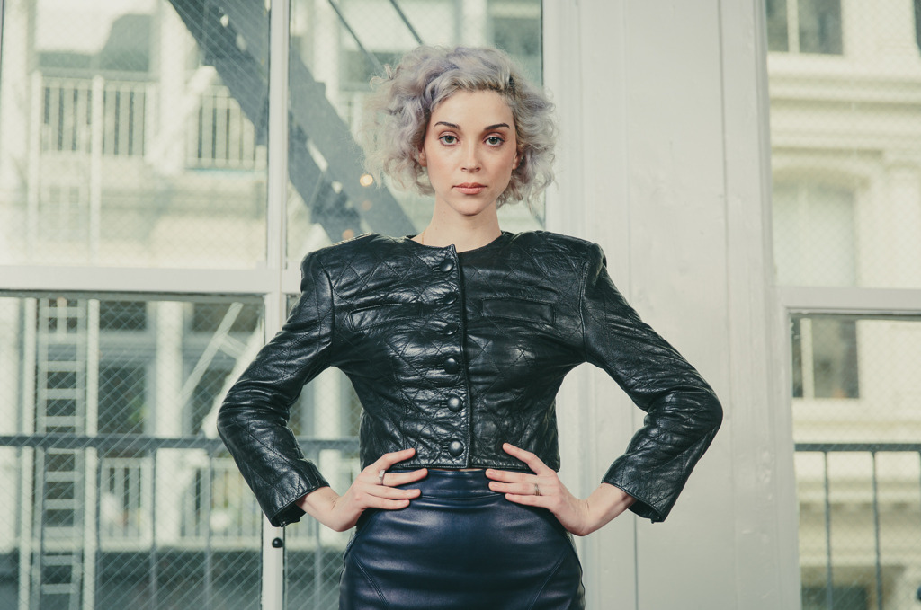 whole-lies-and-half-smiles:  ifuckinglovestvincent:  Annie Clark / St. Vincent by