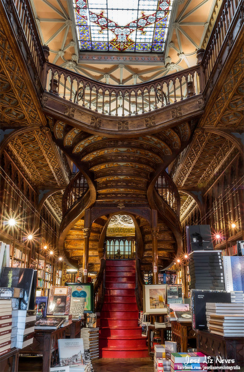 Livraria Lello - a marvellous bookshop in Porto (Portugal) that inspired the grand staircase of Hogw