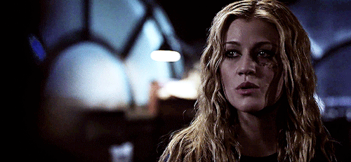 amunetblack:Kat McNamara as Mia Smoak/Blackstar in Arrow 7.08.