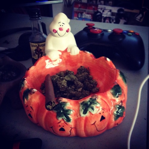 imandonis:  Happy Halloweed. 