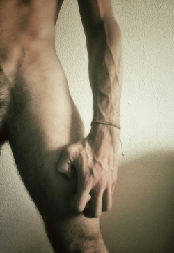 ourgentlemensclub:   Arm Veins with Upper