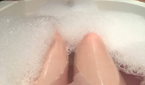 bathsandbubbles: Cute lush bath