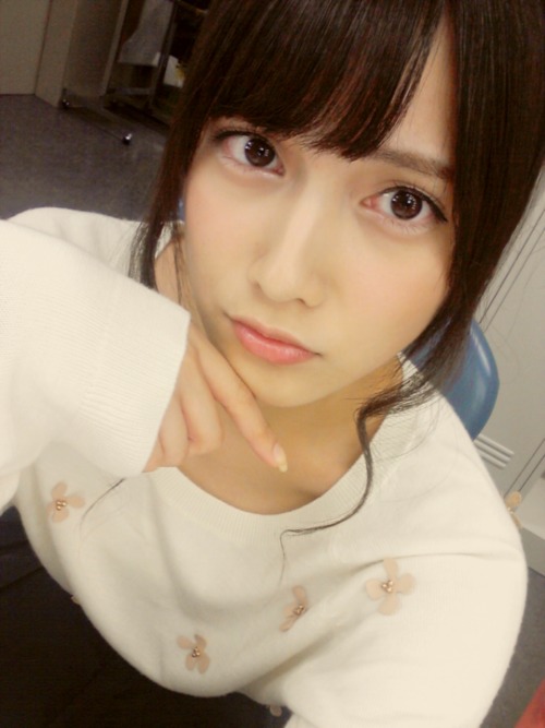 girls48:  Just look at her….. (*´Д｀)