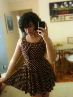 spectrumofadistantdream:  This dress is cute