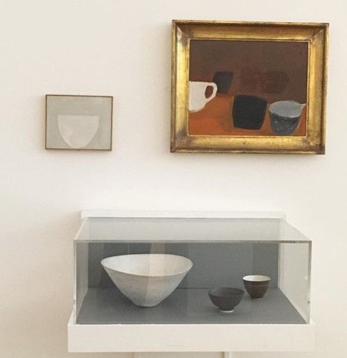 blueberrymodern:Lucie Rie and William Scott at Kettle’s Yard collection display at the Fitzwil