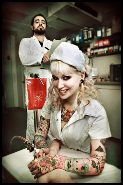 #Tattoo #TattooGirls #TattooLife #LaPrimeraLives ( Twitter: @razorpunker )…