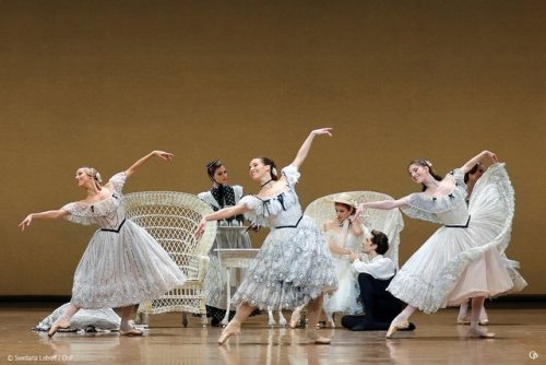 kameliendame:John Neumeier, La Dame aux CameliasCaroline Bance, Muriel Zusperreguy and Heloise Bourd