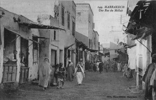 jewishhenna:The mellah [Jewish quarter] of Marakech, circa 1920, by “Félix” (Fernand Bidon). For mor