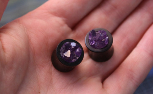 plugporn:  Ebony with Amethyst by Alternative Earth Organics