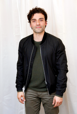 oscarisaacdaily:  Oscar Isaac at the ‘X-Men: