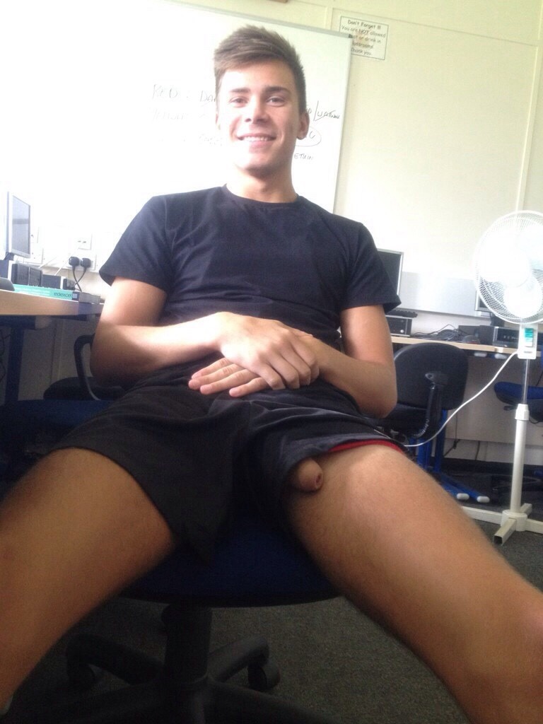nakedpublicfun:  Classroom peak