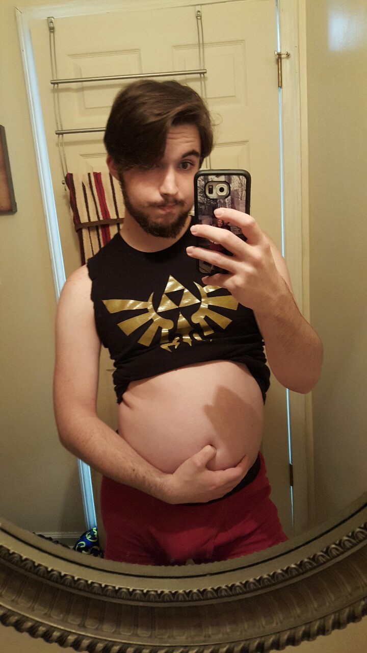 honeynsugar:  cuties-with-booties-23:Think I can pull off this tank-top? Tbh fav