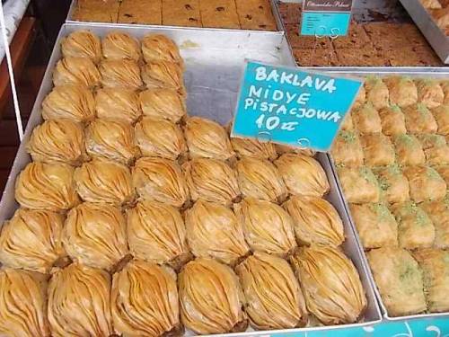 Some kind of south european sweet food &amp; cakes.