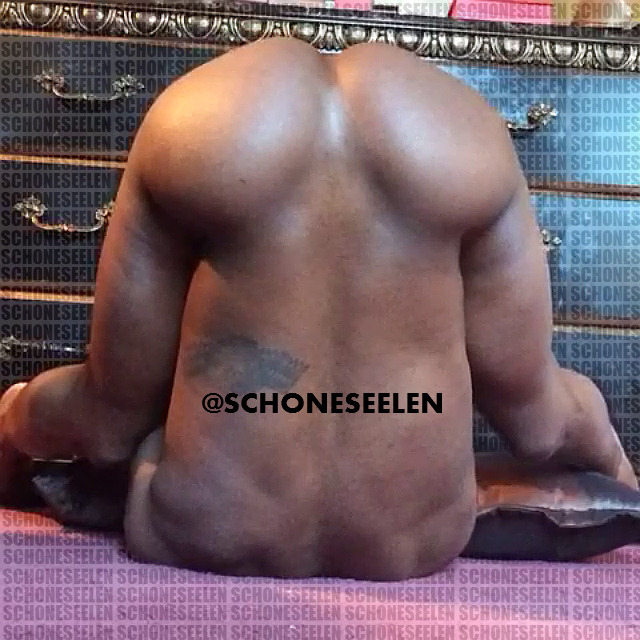 schoneseelen:  OILED UP AND READY TO BE FUCKED.Do you have a nice ass? Well what