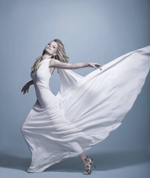 Jennifer MorrisonFollow celebrity-legs-and-heels.tumblr.com/ for more!(via BrJWCbc.jpg (4200&