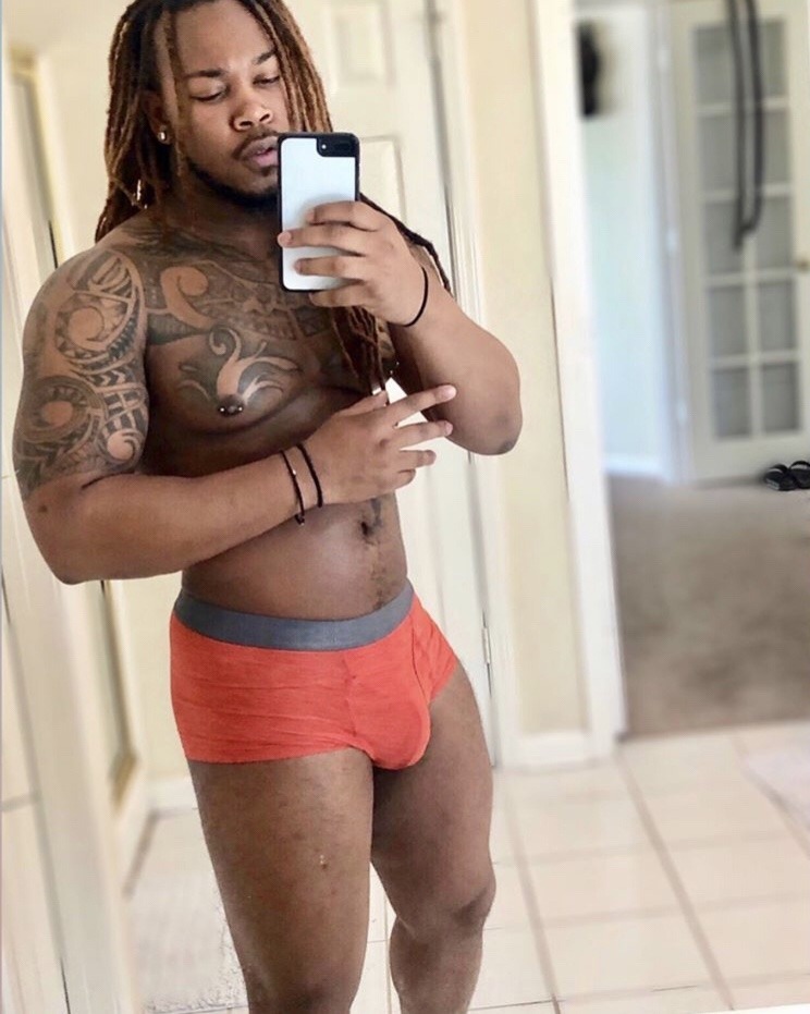 missnlinc:  Smash R Pass 🔨 👣👣 👣